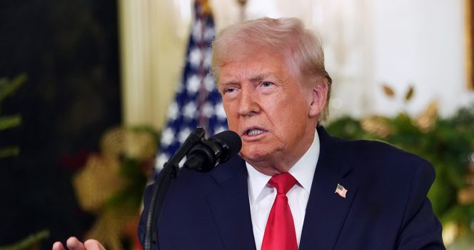 You are currently viewing Donald Trump promises Christmas cash gift to millions of Americans in rambling speech that vows to ‘fix Biden’s mess’